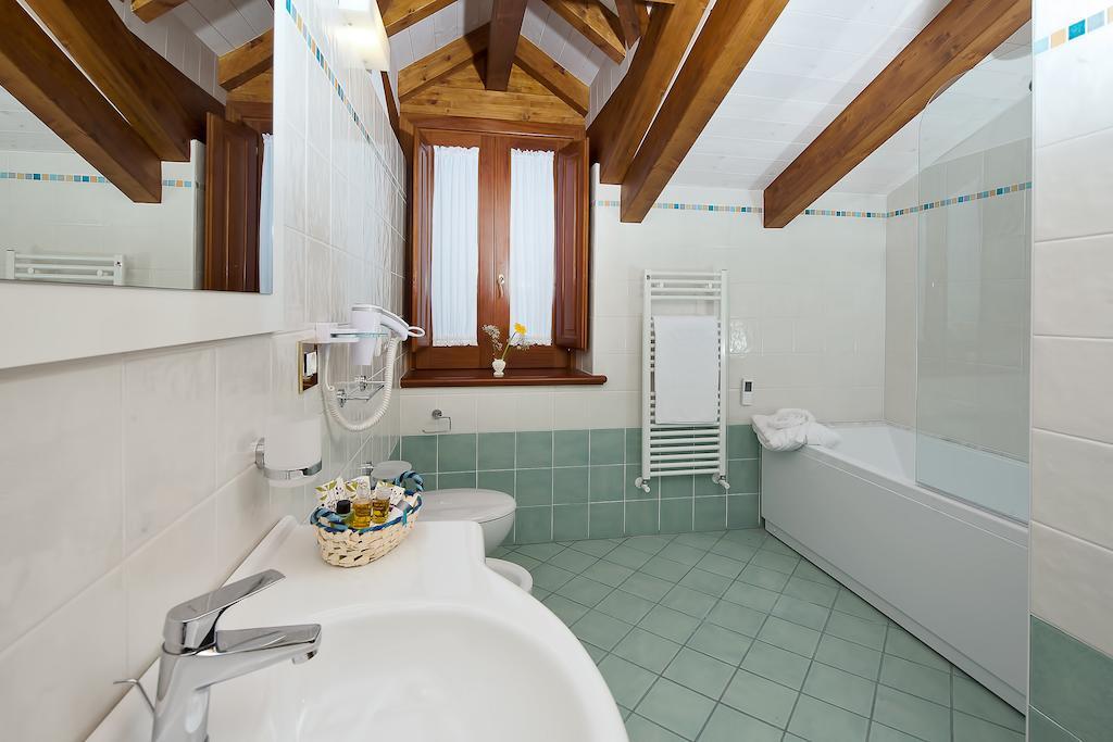 Deluxe Double Room with Spa Bath